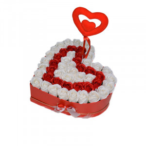 Aranjament floral Passion Love cutie inima cu 47 trandafiri sapun - Img 4