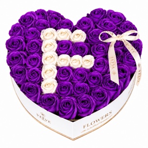 Aranjament floral personalizat cu litera, in cutie inima, cu 49 trandafiri de sapun, Mov-Alb - Img 6