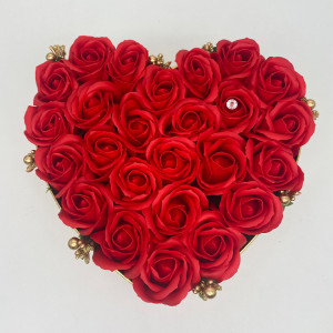 Aranjament floral RedGold cutie inima cu 25 trandafiri de sapun