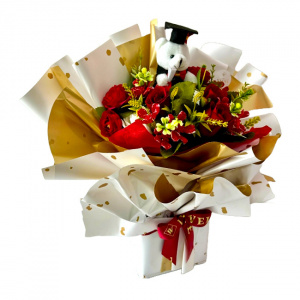 Buchet floral pentru absolvire, cu trandafiri, camelie si plante artificiale,  rosu inchis