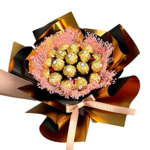 Buchet cadou Delice, cu pancarta si text "La Multi Ani!", 19 praline Ferrero și broom natural criogenat