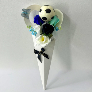 Buchet Elegant cu trandafiri de sapun, flori artizanale si decoratiune minge - Img 1