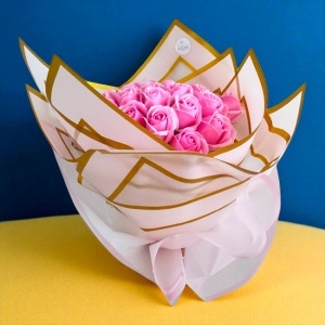 Buchet floral Royal cu 31 trandafiri de sapun - Img 10