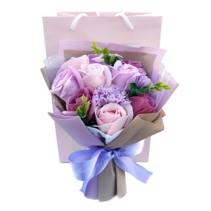 Buchet floral Tweety, cu trandafiri din sapun, dalie si plante artizanale, Lila