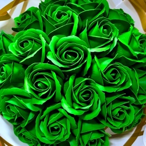 Buchet Green Roses cu 25 trandafiri de sapun, - Img 5