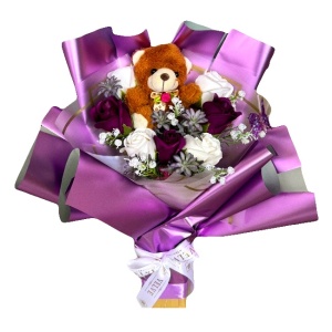 Buchet Pink Love, trandafiri din sapun, plante artificiale si ursulet, Mov