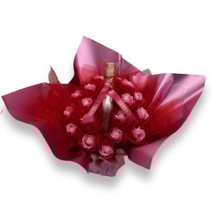 Buchet Rose cu pancarta si text "La multi ani!", trandafiri de sapun in degrade si spumant Bottega Rose Gold, 200ml