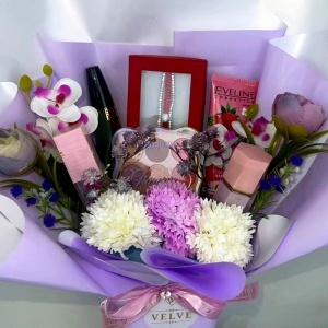 Buchet Special Beauty, cu flori de sapun si artizanale, cutiuta cu 3 bratari si produse cosmetice - Img 3