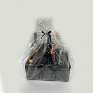 Cos Cadou Barbati, Parfum oriental Lattafa Qaaed, doua sticle de vin Bottega, portofel din piele, cafea Davidoff, ciocolata Toblerone si praline Ferrero Rocher