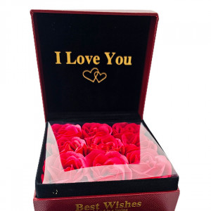 Cutie pentru accesorii "Love Wishes" cu sertar, 9 trandafiri de sapun, felicitare si punga de cadou, Maro 5