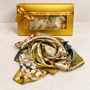 Esarfa premium dama cu motive florale, 70 x 70 cm, Bej auriu - Img 4