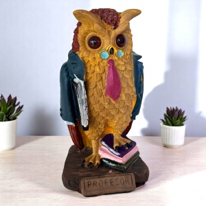 Figurina decorativa Profesor, din rasina, Bufnita cu registru Galben-Maro, 20cm