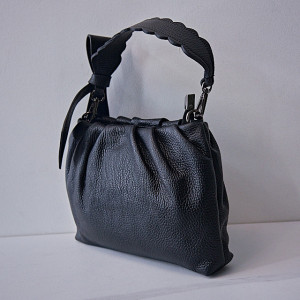 Geanta dama, UrbanElegance, din piele naturala cu fundita decorativa si detalii hobo, Negru
