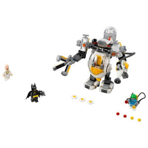 LEGO® BATMAN™ Batalia cu mancare a robotilor Egghead™ 70920