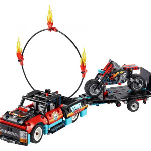 LEGO Technic: Camion si motocicleta pentru cascadorii 42106, 8 ani+, 610 piese2