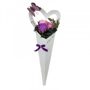 Aranjament floral, vestirea primaverii cu 3 trandafiri din sapun si eucalipt, roz