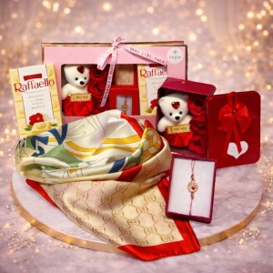 Pachet Amor, cutie metalica cu 3 trandafiri din sapun si ursulet, esarfa dama, bratara Martisor, praline Raffaello 90gr, Rosu