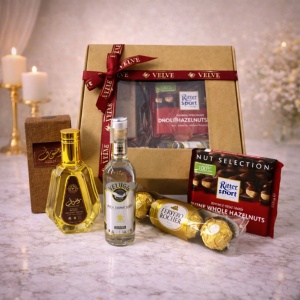 Pachet cadou Arome și Delicii, cu parfum arabesc Mousuf de 50 ml, o sticlă de băutură Beluga de 50 ml, praline Ferrero Rocher 50gr și ciocolată Ritter Sport 100gr, in cutie cadou