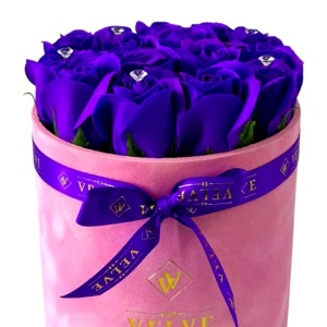 Pachet Crystal Beauty, cu aranjament floral, parfum arabesc Extrait de parfum Samah Amethyst, Riiffs, Femei 100 ml, praline Raffaello 80g, Mov - Img 5