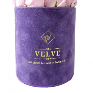 Pachet dama VLV, Aranjament floral cu trandafiri de sapun, in cutie mov de catifea, parfum Riiffs Mystere si praline Raffaello, Roz