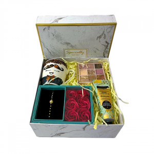 Pachet Eyup, crema de maini si de corp 50ml Eyup Sabri-Tuncer, paleta fard Eveline Cosmetics, cana 150ml, cutiuta cu 6 trandafiri de sapun si bratara, in cutie eleganta cu punga cadou