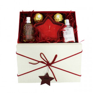Pachet GiftDay, Lumanare in forma de stea, Gel de dus Molton Brown Orange Bergamote 50ml, Lotiune de corp Vetiver Grapefruit 50ml si Praline Ferrero3