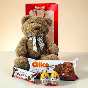 Pachet pentru copii Sweet Hug, ursulet de plus maro si mix dulciuri Kinder & Alka - Img 5
