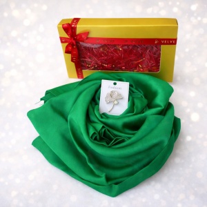 Pachet Silky pentru femei, cu esarfa eleganta si brosa, in cutie cadou, Verde