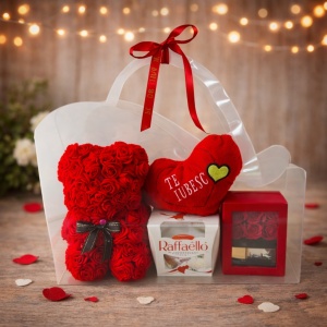 Pachet Special Valentine, cu pernuta brodata "Te iubesc" 20x12 cm, ursulet din trandafiri spuma 25 cm, praline Raffaello,cutie Swet Kiss cu ruj, in ambalaj transparent tip posetaRosu