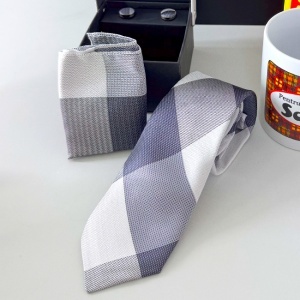 Pachet Twist Elegance pentru socru, cana personalizata si cutie 3 piese cu cravata, batista si butoni, Gri - Img 5