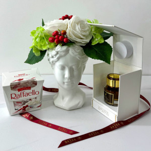 Pachet Vaza Adonis cu aranjament floral, praline Raffaello, Apa de Parfum Signatures No 3, Maison Alhambra, Unisex - 50ml - Img 7