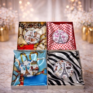 Set 4 Pachete Elegance pentru femei, cu esarfa eleganta si oglinda, in cutie cadou