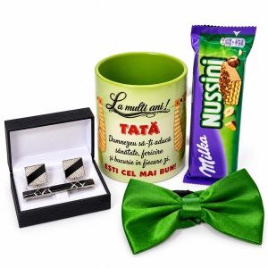 Set cadou pentru tata, Green Edition, cu cana cu mesaj, papion verde, butoni, ac de cravata si Milka Nussini