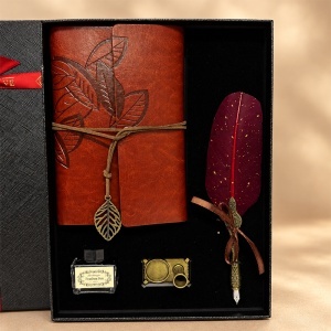 Set caligrafie Vintage Spark cu jurnal maro, toc cu pana bordo, calimara si suport, in cutie cadou - Img 2