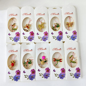 Set cu zece martisoare in tematica diferita, SpRing PIN Collection, cu imprimeu floral 1