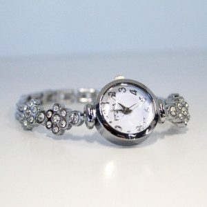 Set elegant Francesca di Geneva, cu ceas metalic, aspect floral si doua bratari asortate din inox, Argintiu2