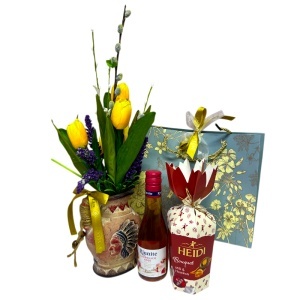 Set elegant Golden Tulips cu aranjament floral in vaza, vin rose si praline Heidi