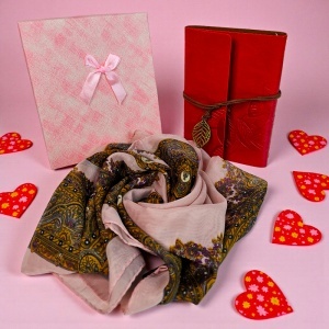 Set jurnal vintage rosu cu esarfa eleganta - Img 5