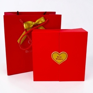 Set Love Box cu 16 trandafiri de sapun si colier inima din otel inoxidabil, in cutie eleganta - Img 5