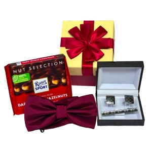 Set pentru barbati BowTie, papion, set butoni camasa si ac de cravata, ciocolata Ritter Sport 100gr, Rosu