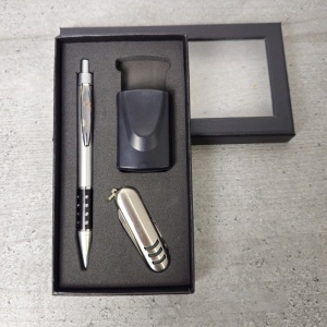 Set premium pentru barbierit Gentleman cu lotiune aftershave Eyüp Sabri Tuncer No. 4, kit complet de barbierit si set accesorii metalice, in punga eleganta - Img 4