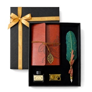 Set Vintage Spark, cu agenda-jurnal maro, stilou cu pana verde, suport si calimara