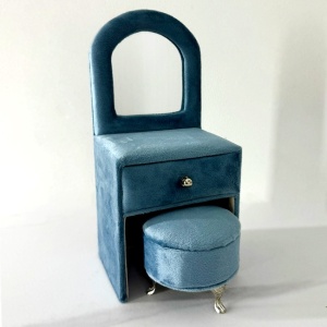 Suport bijuterii sub forma de mobilier, Masuta de toaleta cu scaun, Albastru, 24x11