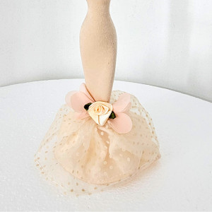 Suport bijuterii sub forma de silueta, Crem, 28cm 3