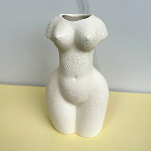 Vaza ceramica Naked, in forma de bust femeie, decoratiune artizanala, alb sidefat