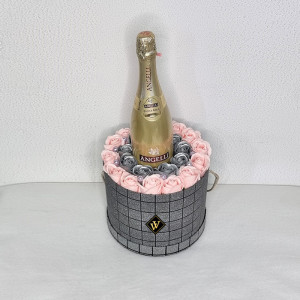 Velve Silver Gift, aranjament floral cu trandafiri de sapun si spumant Angelli Cuvee Gold