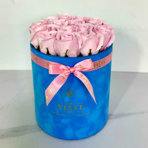 Aranjament floral Crystal Beauty cu 15 trandafiri de sapun, cristale artizanale, in cutie albastra cu catifea, Roz 3