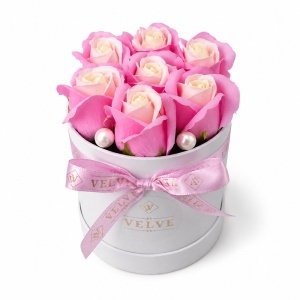 Aranjament floral Glamour Double Color cu 7 trandafiri de sapun bicolor, in cutie rotunda, 16x11 cm, Roz-Alb