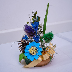 Aranjament floral in ghiveci, din flori uscate, albastru, 27cm