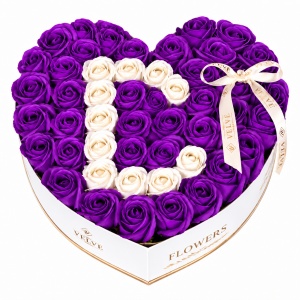 Aranjament floral personalizat cu litera, in cutie inima, cu 49 trandafiri de sapun, Mov-Alb - Img 3